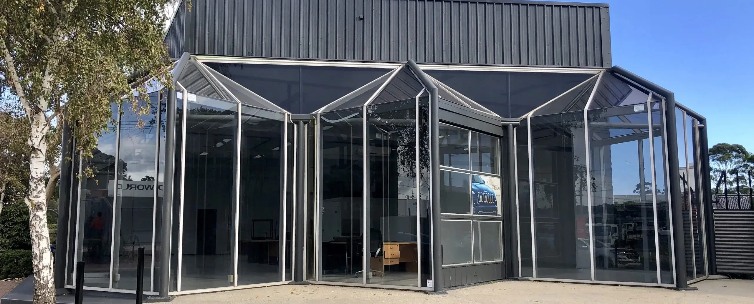 Triple Glass Front Building - Campis